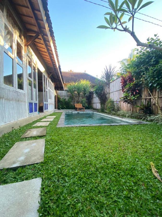 Sarini Villas Blahbatu ภายนอก รูปภาพ